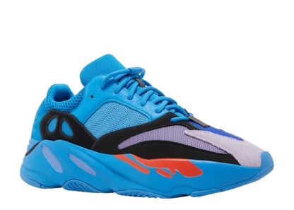 Yzy 700 bleu